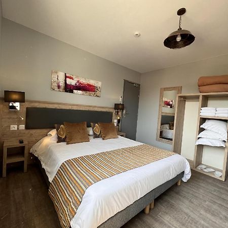Hotel La Pinede Сулак-сюр-Мер Экстерьер фото